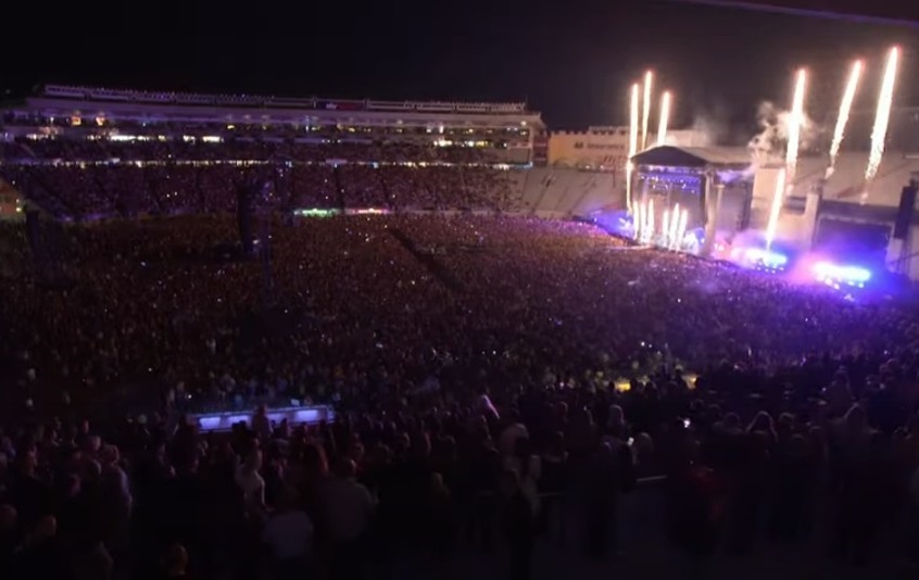 ​지난 24일 뉴질랜드의 밴드 식스식스티의 콘서트에 5만 명의 관객이 모인 모습(사진=유튜브 화면 캡처)​