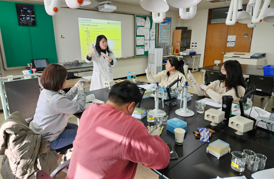 2024년 바이오마이스터고 교사 역량강화 프로그램 진행 모습 (사진=한국바이오협회